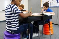 ErgoErgo Seats -OMNIKIN Shop 940354716 04cd955c3a1d1ce1a0685eba0f7f6ff5fdd6cdfe641457c8f629212caef83d3a d 295x166